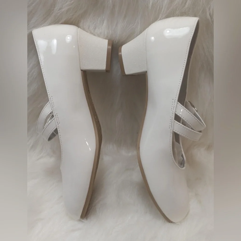 NIB American Eagle Outfitters Big Girl Pumps White, for weddings, Size 5.5
